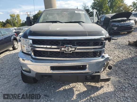 2011 Chevrolet Silverado 2500HD LTZ z VIN 1GC1KYC87BF132283, wystawiony jako Copart lot #72051445 z przebiegiem 207 897 mil mil oraz Czysty tytuł • Clean title. Historia ofert i sprzedaży dostępna na DreamBid. Obrazek 5.