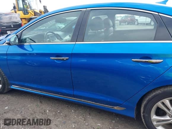 2019 Hyundai Sonata Sport с VIN 5NPE34AF2KH735382, выставлен на аукционе IAAI как лот 41815754 с пробегом 136 432 миль миль и . История ставок и продаж доступна на DreamBid. Изображение 15.