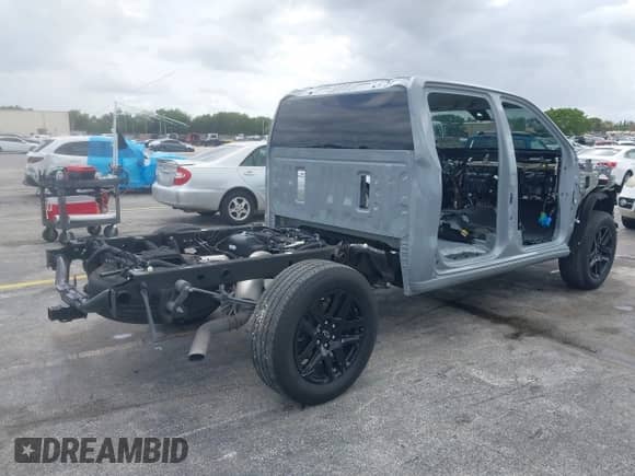 2024 Chevrolet Silverado 1500 Custom с VIN 3GCPABEK5RG142886, выставлен на аукционе IAAI как лот 42015728 с пробегом Не указан миль и . История ставок и продаж доступна на DreamBid. Изображение 4.