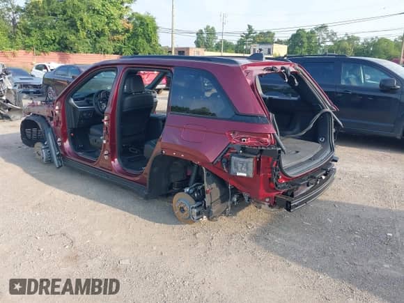 2025 Jeep Grand Cherokee Laredo with VIN 1C4RJHAG0SC336733, listed as a IAAI auction lot 42864816 with Not provided miles and . Bid and sale history available at DreamBid. Image 3.