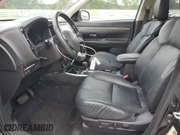 2020 Mitsubishi Outlander ES z VIN JA4AZ3A31LZ020921, wystawiony jako Copart lot #67187745 z przebiegiem 63 784 mil mil oraz Szkoda całkowita • Salvage title. Historia ofert i sprzedaży dostępna na DreamBid. Obrazek 7.