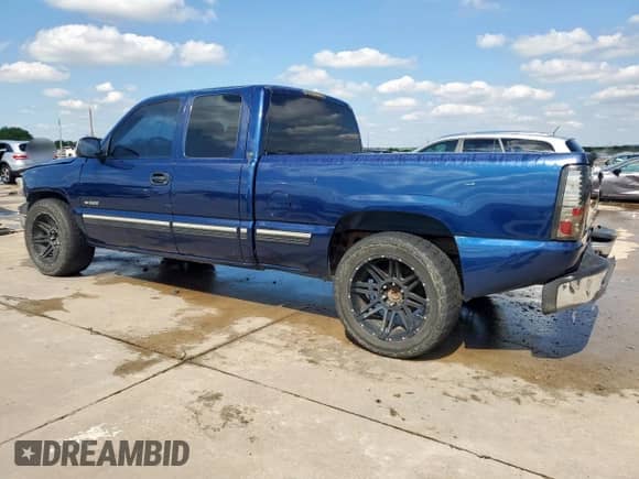 2001 Chevrolet Silverado 1500 with VIN 2GCEC19W811211365, listed as a Copart auction lot 55816185 with 281,007 mi miles and Salvage title. Bid and sale history available at DreamBid. Image 2.