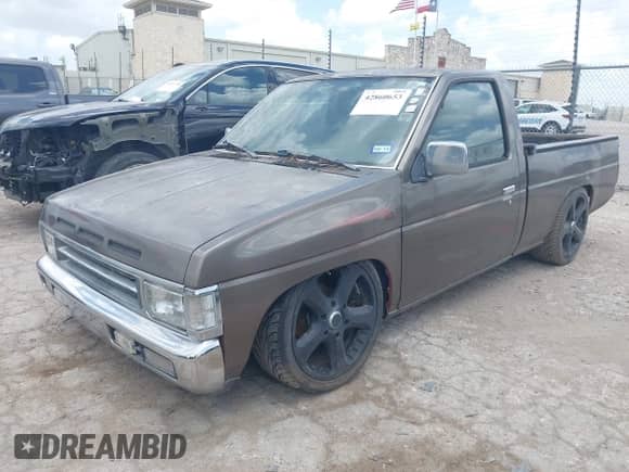 1997 Nissan Frontier XE с VIN 1N6SD11S1VC364238, выставлен на аукционе IAAI как лот 42860653 с пробегом 105 952 миль миль и . История ставок и продаж доступна на DreamBid. Изображение 2.