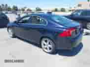 2016 Volvo S60 T5 Premier с VIN YV1612TK2G2415958, выставлен на аукционе IAAI как лот 42740502 с пробегом 72 590 миль миль и . История ставок и продаж доступна на DreamBid. Изображение 3.
