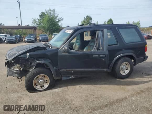 1996 Ford Explorer with VIN 1FMCU22X6TUB13953, listed as a Copart auction lot 57425965 with 296,836 mi miles and Salvage title. Bid and sale history available at DreamBid. Image 1.