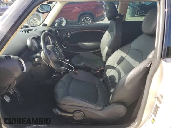 2011 MINI Hardtop S with VIN WMWSV3C51BTY23442, listed as a Copart auction lot 69919925 with Not provided miles and Salvage title. Bid and sale history available at DreamBid. Image 7.