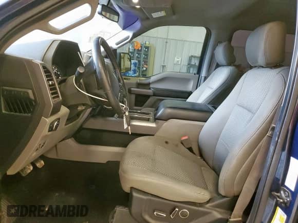 2018 Ford F-150 XLT z VIN 1FTEW1EG8JKF71290, wystawiony jako Copart lot #84371405 z przebiegiem 198 493 mil mil oraz Czysty tytuł • Clean title. Historia ofert i sprzedaży dostępna na DreamBid. Obrazek 7.