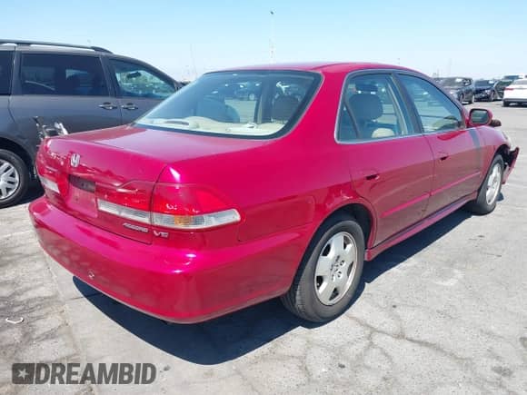 2002 Honda Accord EX с VIN 1HGCG16572A071910, выставлен на аукционе IAAI как лот 42898275 с пробегом 145 428 миль миль и . История ставок и продаж доступна на DreamBid. Изображение 4.