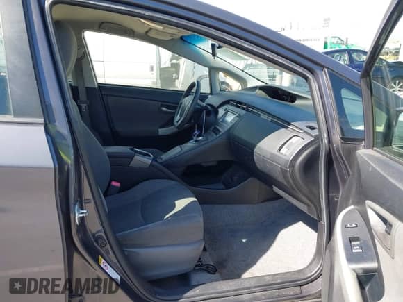 2013 Toyota Prius One with VIN JTDKN3DUXD5555717, listed as a IAAI auction lot 43028925 with 132,858 mi miles and . Bid and sale history available at DreamBid. Image 5.