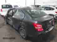 2017 Chevrolet Sonic LS z VIN 1G1JB5SHXH4102773, wystawiony jako IAAI lot #43060277 z przebiegiem 111 126 mil mil oraz . Historia ofert i sprzedaży dostępna na DreamBid. Obrazek 3.