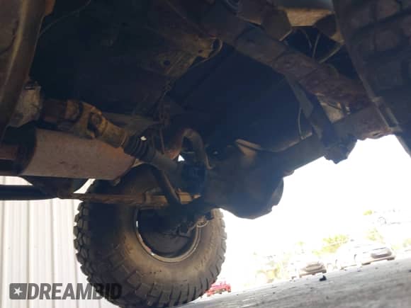 1990 Jeep Wrangler с VIN 2J4FY29TXLJ539000, выставлен на аукционе IAAI как лот 43272455 с пробегом 154 940 миль миль и . История ставок и продаж доступна на DreamBid. Изображение 15.