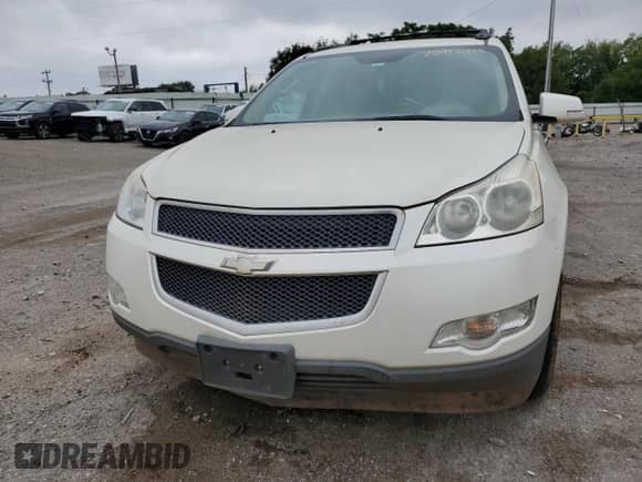 2011 Chevrolet Traverse 2LT z VIN 1GNKRJED9BJ185749, wystawiony jako Copart lot #70916715 z przebiegiem Nie podano mil oraz Czysty tytuł • Clean title. Historia ofert i sprzedaży dostępna na DreamBid. Obrazek 5.