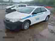 2013 Toyota Camry LE z VIN 4T1BD1FK0DU090370, wystawiony jako IAAI lot #42432008 z przebiegiem 266 087 mil mil oraz . Historia ofert i sprzedaży dostępna na DreamBid. Obrazek 2.