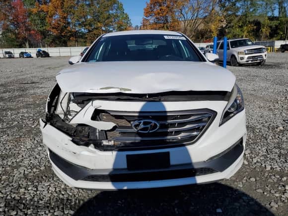 2015 Hyundai Sonata Limited with VIN 5NPE34AB5FH202381, listed as a Copart auction lot 87359545 with 64,697 mi miles and Clean title. Bid and sale history available at DreamBid. Image 5.