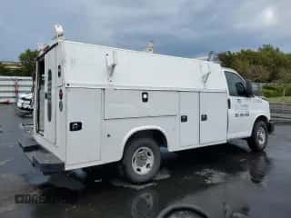 2015 Chevrolet Express Commercial with VIN 1GB0G2CG5F1136423, listed as a Copart auction lot 52508645 with 122,374 mi miles and Salvage title. Bid and sale history available at DreamBid. Image 3.