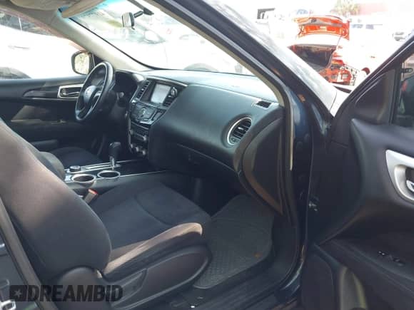 2013 Nissan Pathfinder SV with VIN 5N1AR2MM5DC626081, listed as a IAAI auction lot 41977979 with 140,933 mi miles and . Bid and sale history available at DreamBid. Image 5.