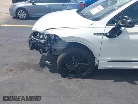 2024 Volkswagen Tiguan SE R-Line Black с VIN 3VVCB7AX5RM172323, выставлен на аукционе IAAI как лот 42501946 с пробегом 4 497 миль миль и . История ставок и продаж доступна на DreamBid. Изображение 19.