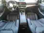 2022 BMW 3 Series M340i z VIN 3MW5U7J0XN8C39888, wystawiony jako Copart lot #82389045 z przebiegiem 23 292 mil mil oraz Szkoda całkowita • Salvage title. Historia ofert i sprzedaży dostępna na DreamBid. Obrazek 8.