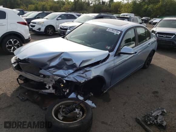 2015 BMW 3 Series 320i xDrive с VIN WBA3C3C52FP664701, выставлен на аукционе Copart как лот 81791715 с пробегом 127 729 миль миль и Чистый • Clean title. История ставок и продаж доступна на DreamBid. Изображение 1.