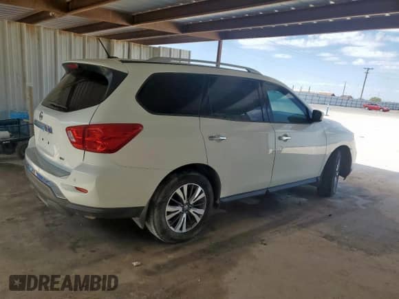 2017 Nissan Pathfinder SV with VIN 5N1DR2MN5HC908846, listed as a Copart auction lot 84612735 with 119,687 mi miles and Clean title. Bid and sale history available at DreamBid. Image 3.