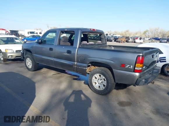 2006 GMC Sierra 1500 SLT with VIN 2GTEK13Z761346124, listed as a IAAI auction lot 41992231 with 265,402 mi miles and . Bid and sale history available at DreamBid. Image 3.