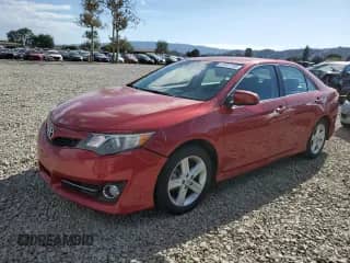 2014 Toyota Camry LE с VIN 4T1BF1FK8EU748187, выставлен на аукционе Copart как лот 82407185 с пробегом 110 013 миль миль и Списание • Salvage title. История ставок и продаж доступна на DreamBid. Изображение 1.