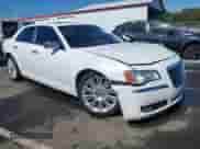 2013 Chrysler 300 C с VIN 2C3CCAET4DH641171, выставлен на аукционе IAAI как лот 43354589 с пробегом 191 295 миль миль и . История ставок и продаж доступна на DreamBid. Изображение 1.