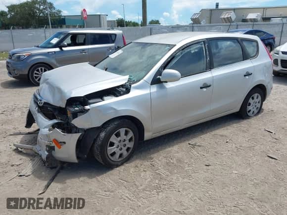 2010 Hyundai Elantra GLS с VIN KMHDB8AE3AU051552, выставлен на аукционе IAAI как лот 43041042 с пробегом 156 285 миль миль и . История ставок и продаж доступна на DreamBid. Изображение 20.