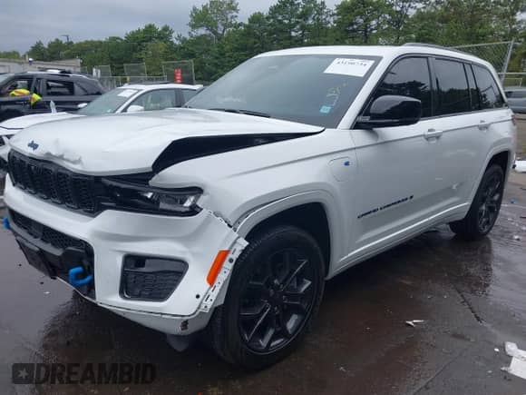 2024 Jeep Grand Cherokee z VIN 1C4RJYB60R8955271, wystawiony jako IAAI lot #43190734 z przebiegiem 19 461 mil mil oraz . Historia ofert i sprzedaży dostępna na DreamBid. Obrazek 18.