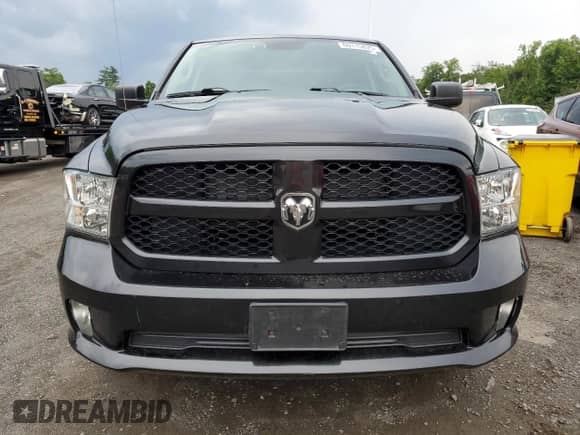 2017 Ram 1500 Express z VIN 1C6RR7FTXHS690581, wystawiony jako Copart lot #69115825 z przebiegiem 169 091 mil mil oraz Czysty tytuł • Clean title. Historia ofert i sprzedaży dostępna na DreamBid. Obrazek 5.