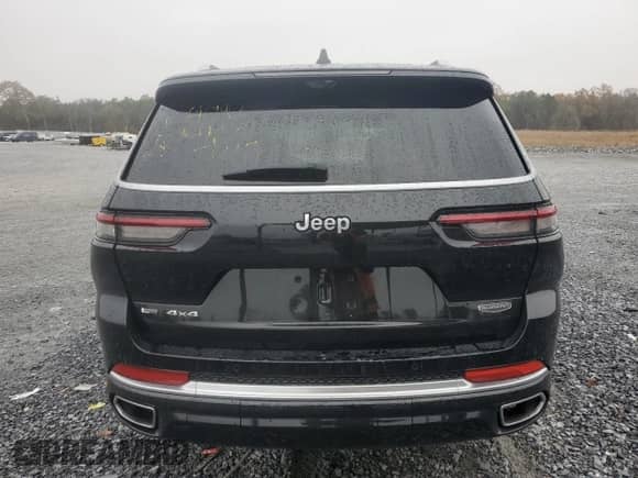 2021 Jeep Grand Cherokee Summit Reserve with VIN 1C4RJKEGXM8108090, listed as a Copart auction lot 84906824 with 20,752 mi miles and Salvage title. Bid and sale history available at DreamBid. Image 6.
