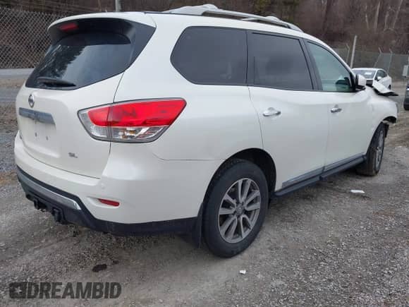 2016 Nissan Pathfinder Platinum with VIN 5N1AR2MM6GC647431, listed as a IAAI auction lot 41604491 with 171,211 mi miles and . Bid and sale history available at DreamBid. Image 4.