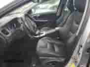 2017 Volvo S60 Inscription Platinum с VIN LYV402TM8HB133454, выставлен на аукционе Copart как лот 63387135 с пробегом 121 798 миль миль и На запчасти • Non repairable. История ставок и продаж доступна на DreamBid. Изображение 7.