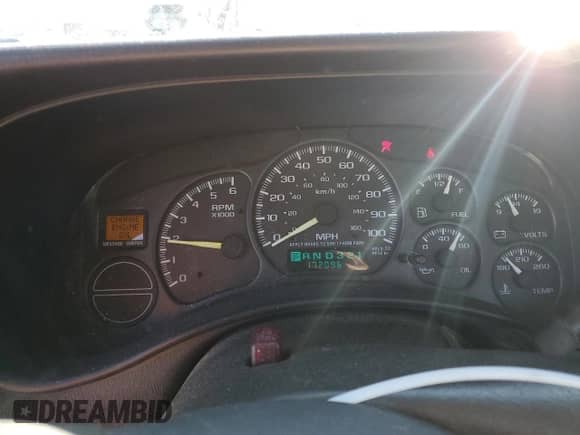 2000 Chevrolet Silverado 1500 with VIN 1GCEC14V3YE374450, listed as a Copart auction lot 46484315 with 172,096 mi miles and Salvage title. Bid and sale history available at DreamBid. Image 9.