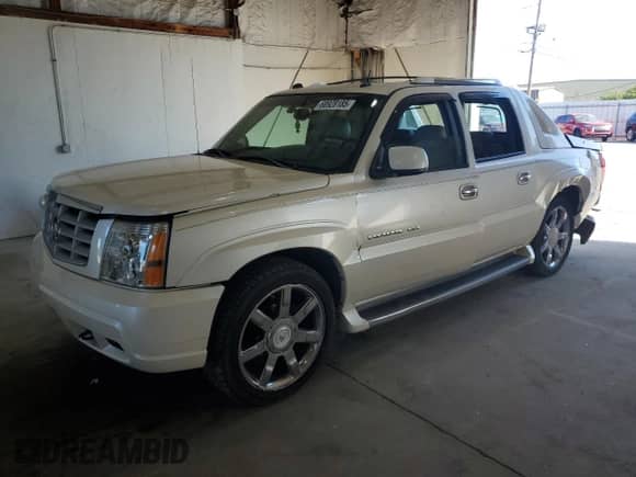 2003 Cadillac Escalade EXT with VIN 3GYEK63N63G152191, listed as a Copart auction lot 68928185 with 211,023 mi miles and Salvage title. Bid and sale history available at DreamBid. Image 1.