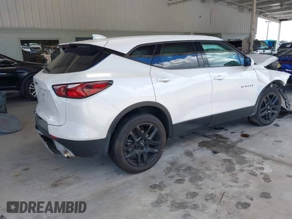 2021 Chevrolet Blazer LT with VIN 3GNKBCRS6MS577873, listed as a IAAI auction lot 43292991 with 84,432 mi miles and . Bid and sale history available at DreamBid. Image 4.