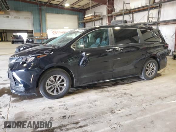 2025 Toyota Sienna XLE z VIN 5TDJSKFC9SS161099, wystawiony jako Copart lot #52149405 z przebiegiem 5 125 mil mil oraz Szkoda całkowita • Salvage title. Historia ofert i sprzedaży dostępna na DreamBid. Obrazek 1.