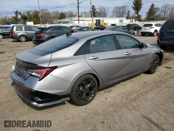 2024 Hyundai Elantra N Line z VIN KMHLR4DF0RU737208, wystawiony jako Copart lot #55430165 z przebiegiem 8 626 mil mil oraz Szkoda całkowita • Salvage title. Historia ofert i sprzedaży dostępna na DreamBid. Obrazek 3.