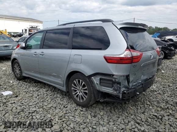 2019 Toyota Sienna XLE Auto Access Seat z VIN 5TDYZ3DCXKS993182, wystawiony jako Copart lot #71122805 z przebiegiem 104 122 mil mil oraz Szkoda całkowita • Salvage title. Historia ofert i sprzedaży dostępna na DreamBid. Obrazek 2.