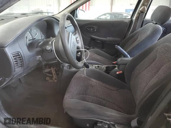 2000 Saturn SL with VIN 1G8ZK5271YZ182706, listed as a Copart auction lot 70810135 with 180,566 mi miles and Salvage title. Bid and sale history available at DreamBid. Image 7.