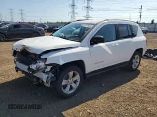 2017 Jeep Compass Sport z VIN 1C4NJDBB8HD105673, wystawiony jako Copart lot #62097005 z przebiegiem 56 587 mil mil oraz Szkoda całkowita • Salvage title. Historia ofert i sprzedaży dostępna na DreamBid. Obrazek 1.