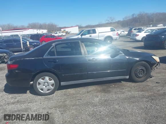 2005 Honda Accord LX with VIN 1HGCM66375A027799, listed as a IAAI auction lot 41904472 with 214,064 mi miles and . Bid and sale history available at DreamBid. Image 13.