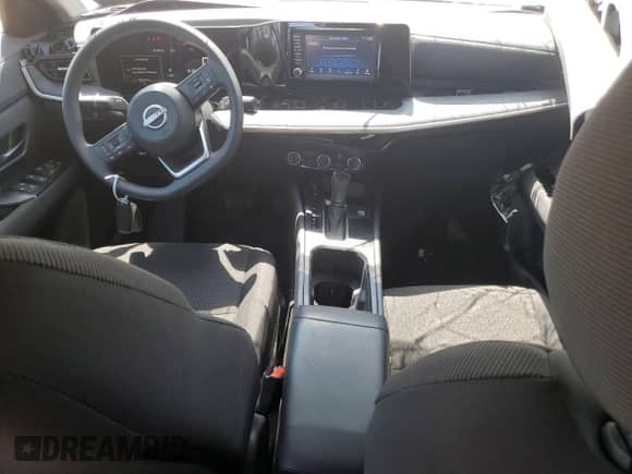 2025 Nissan Kicks S z VIN 3N8AP6BA5SL376065, wystawiony jako Copart lot #62135115 z przebiegiem 1 477 mil mil oraz Szkoda całkowita • Salvage title. Historia ofert i sprzedaży dostępna na DreamBid. Obrazek 8.