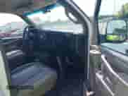 2017 Chevrolet Express Passenger LS с VIN 1GAZGNFF9H1184588, выставлен на аукционе IAAI как лот 42600170 с пробегом 430 992 миль миль и . История ставок и продаж доступна на DreamBid. Изображение 5.