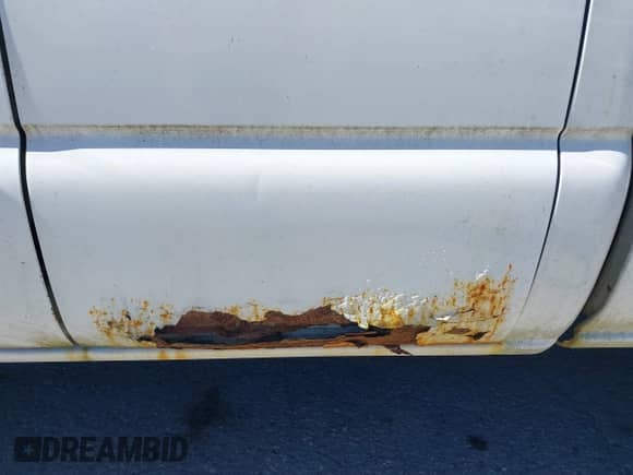 2006 Chevrolet Silverado 1500 LT1 with VIN 2GCEK19V161303709, listed as a IAAI auction lot 40294788 with 211,821 mi miles and . Bid and sale history available at DreamBid. Image 6.