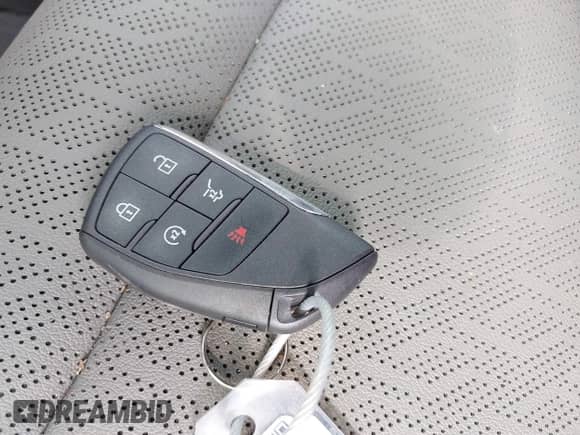 2025 Chevrolet Equinox AWD LT z VIN 3GNAXPEG0SL225403, wystawiony jako IAAI lot #41939132 z przebiegiem 9 788 mil mil oraz . Historia ofert i sprzedaży dostępna na DreamBid. Obrazek 11.