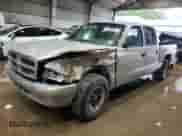 2000 Dodge Dakota Sport with VIN 1B7GL2AN1YS712433, listed as a Copart auction lot 61025395 with 211,801 mi miles and Salvage title. Bid and sale history available at DreamBid. Image 1.