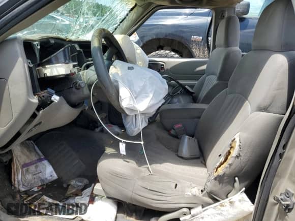 2003 Chevrolet S-10 with VIN 1GCCS14H838232283, listed as a Copart auction lot 72220104 with Not provided miles and Salvage title. Bid and sale history available at DreamBid. Image 7.