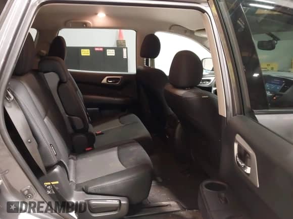 2019 Nissan Pathfinder SV z VIN 5N1DR2MM1KC628212, wystawiony jako IAAI lot #41815898 z przebiegiem 139 375 mil mil oraz . Historia ofert i sprzedaży dostępna na DreamBid. Obrazek 8.