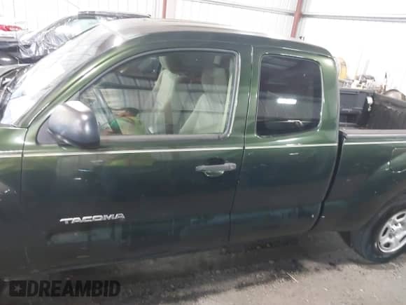 2012 Toyota Tacoma z VIN 5TFTX4CN7CX011547, wystawiony jako IAAI lot #43467048 z przebiegiem 214 617 mil mil oraz . Historia ofert i sprzedaży dostępna na DreamBid. Obrazek 14.